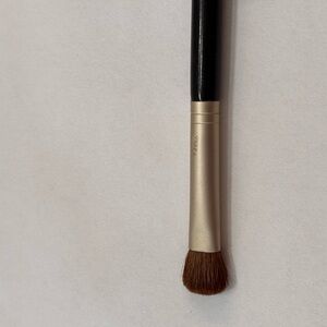 Professional Makeup Brush with Black Handle